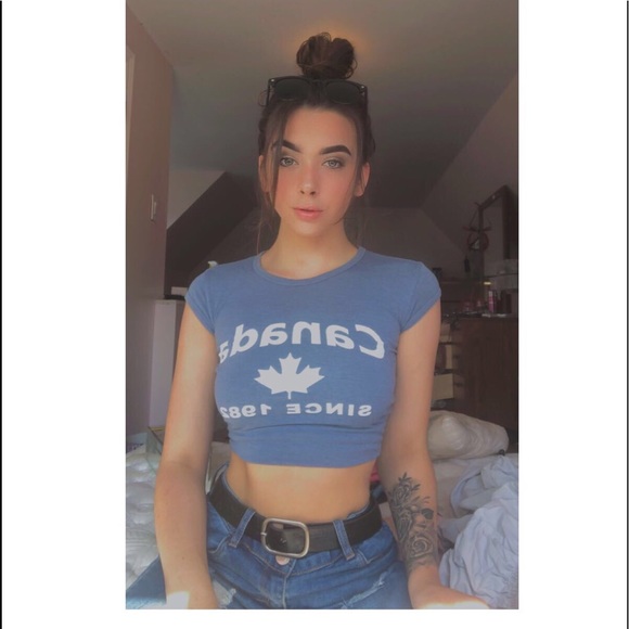 Meet your Posher, Karlie - Picture 1 of 1